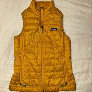 RARE Patagonia women’s nano vest in gold